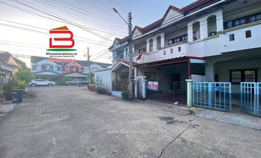 ขาย/เช่า ทาวน์เฮาส์ หมู่บ้าน บ้านฟ้ารังสิต คลอง 4 เนื้อที่ 16 ตรว. ใกล้สวนสนุกดรีมเวิลด์, โลตัสคลอง 4 ถนนรังสิต-นครนายก ต.บึงยี่โถ อ.ธัญบุรี จ.ปทุมธาน