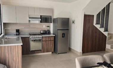 RENTA DE CASA AMUEBLADA EN BOSQUES DEL DORADO