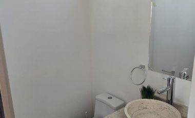 RENTA DE CASA AMUEBLADA EN BOSQUES DEL DORADO