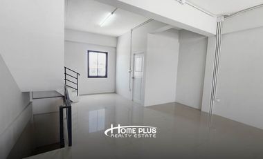 ทาวน์โฮม 3 ชั้นครึ่ง ถนนลำลูกกาคลอง3 ใกล้โรงพยาบาลสินแพทย์
