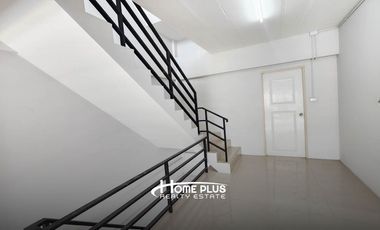 ทาวน์โฮม 3 ชั้นครึ่ง ถนนลำลูกกาคลอง3 ใกล้โรงพยาบาลสินแพทย์