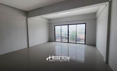 ทาวน์โฮม 3 ชั้นครึ่ง ถนนลำลูกกาคลอง3 ใกล้โรงพยาบาลสินแพทย์