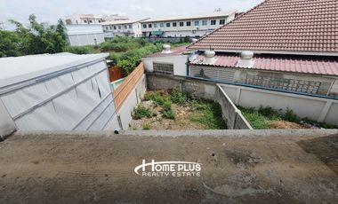 ทาวน์โฮม 3 ชั้นครึ่ง ถนนลำลูกกาคลอง3 ใกล้โรงพยาบาลสินแพทย์