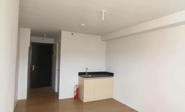 FOR SALE STUDIO UNIT WITH CLEAN TITLE IN SYMFONI NICHOLS ALTO TOWER 1