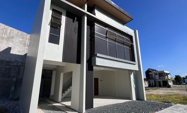 Shophouse for sale in Tungkop Minglanilla Cebu