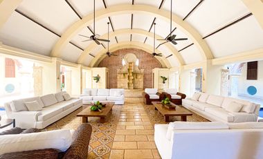Refugio Colonial con Jacuzzi y Vista al Mar