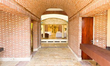 Refugio Colonial con Jacuzzi y Vista al Mar