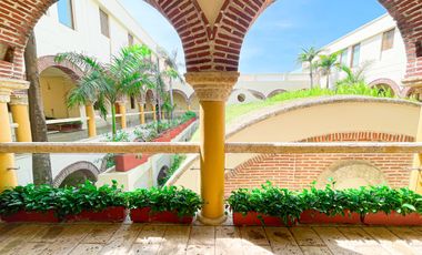Refugio Colonial con Jacuzzi y Vista al Mar