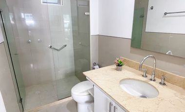 Apartamento de Lujo con Balcón al Mar