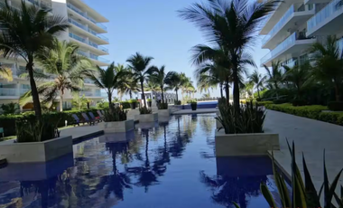 Apartamento de Lujo con Balcón al Mar