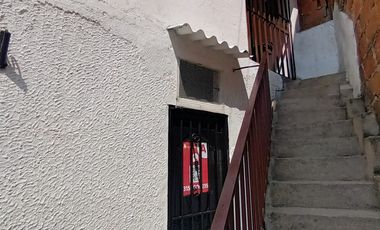 ARRIENDO ESPECTACULAR APARTA ESTUDIO GIRÓN  CASCO ANTIGUO