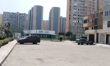 CASA COMO TERRENO FRENTE A LOS CONDOMINIOS