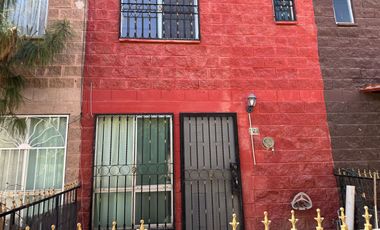 Casa en Venta en Av. Río Blanco Bosques del Cipres, Zapopan, Jal.