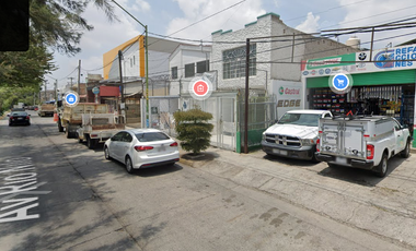 EXCELENTE OPORTUNIDAD TU CASA  O BODEGA EN AV. RIO NILO 2123 LOMAS DEL PARADERO EN GDL,  PRECIO ESPECIAL  $933,000