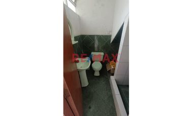 Casa Para Negocio O Almacén De 3 Pisos En Alquiler