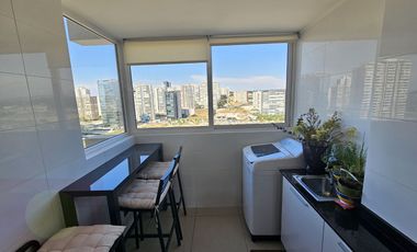 Arriendo año corrido con o sin muebles en exclusivo edificio 2 estacionamientos.