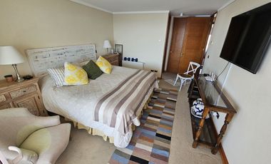Arriendo año corrido con o sin muebles en exclusivo edificio 2 estacionamientos.