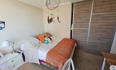 Arriendo año corrido con o sin muebles en exclusivo edificio 2 estacionamientos.