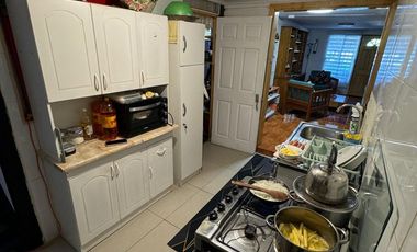 CASA EN EL PUEBLO DE CURACAVI