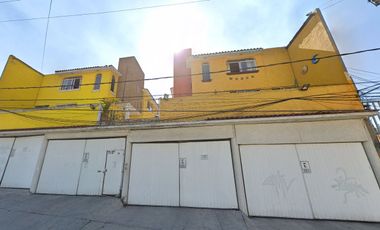 VENTA DE GRANDE CASA EN FRANCISCO JAVER MINA, ATIZAPÁN, EDOMEX