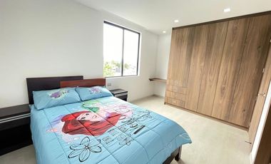 Bella Casa No Adosada en Conjunto Privado - Tumbaco