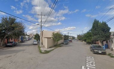 Sk18 - Casa En Venta En C. Maple, Los Bosques, Monclova, Coahuila (Remate Bancario))