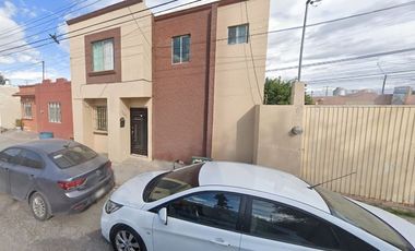 Sk18 - Casa En Venta En C. Maple, Los Bosques, Monclova, Coahuila (Remate Bancario))
