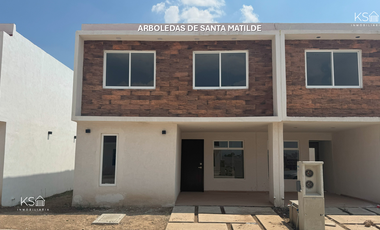 CASA EN VENTA FRACCIONAMIENTO ARBOLEDAS DE SANTA MATILDE.