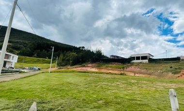 Terreno en venta 1.600m2 en exclusivo Condominio, a 8 minutos del Control Sur Cuenca