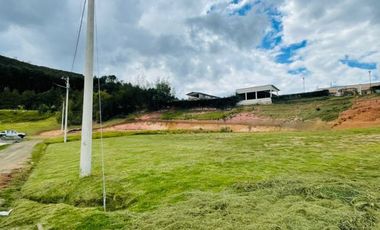 Terreno en venta 1.600m2 en exclusivo Condominio, a 8 minutos del Control Sur Cuenca