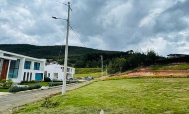 Terreno en venta 1.600m2 en exclusivo Condominio, a 8 minutos del Control Sur Cuenca