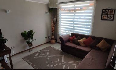 SE ARRIENDA CASA. CONDOMINIO CUMBRES DE MARSELLA QUILPUÉ