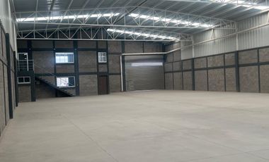 BODEGAS 1000M2 EN RENTA  NUEVAS  EN  PRIVADA ARCO SUR , CASI FRENTE  CENTRAL ABASTOS  SEGURIDAD,   RTA  $ 55.000  2 OFF. 4/ BAÑOS   ENTRADA TRAILERS