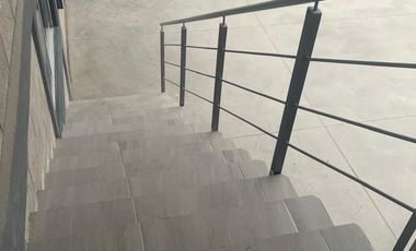 BODEGAS 1000M2 EN RENTA  NUEVAS  EN  PRIVADA ARCO SUR , CASI FRENTE  CENTRAL ABASTOS  SEGURIDAD,   RTA  $ 55.000  2 OFF. 4/ BAÑOS   ENTRADA TRAILERS