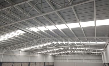 BODEGAS 1000M2 EN RENTA  NUEVAS  EN  PRIVADA ARCO SUR , CASI FRENTE  CENTRAL ABASTOS  SEGURIDAD,   RTA  $ 55.000  2 OFF. 4/ BAÑOS   ENTRADA TRAILERS