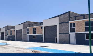 BODEGAS 1000M2 EN RENTA  NUEVAS  EN  PRIVADA ARCO SUR , CASI FRENTE  CENTRAL ABASTOS  SEGURIDAD,   RTA  $ 55.000  2 OFF. 4/ BAÑOS   ENTRADA TRAILERS