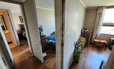 Venta de departamento en Av. Macul esq. Los Olmos, con 3 dormitorios, 2 terrazas, piscina, cowork y gran conectividad en condominio seguro