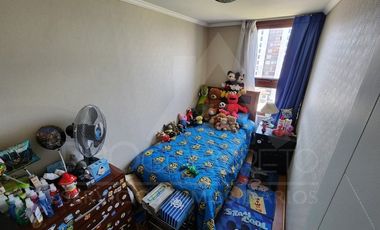 Venta de departamento en Av. Macul esq. Los Olmos, con 3 dormitorios, 2 terrazas, piscina, cowork y gran conectividad en condominio seguro