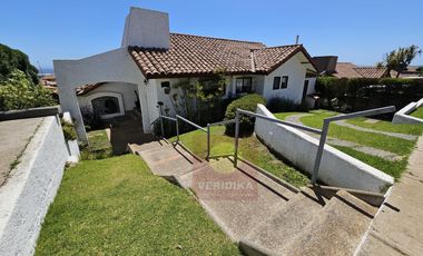 Vendo casa en Mantagua en condominio.