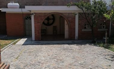 Amplia y bella casa en RENTA en San Francisco Totimehuacan, cerca de nuevo campus BUAP