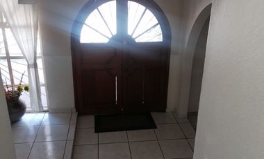 Amplia y bella casa en RENTA en San Francisco Totimehuacan, cerca de nuevo campus BUAP