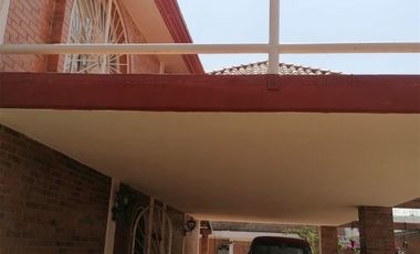 Amplia y bella casa en RENTA en San Francisco Totimehuacan, cerca de nuevo campus BUAP