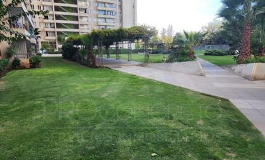 Arriendo departamento en Macul con 2 dormitorios, 1 baño, estacionamiento y bodega, a pasos del metro Camino Agrícola