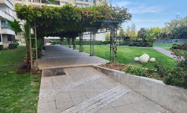 Arriendo departamento en Macul con 2 dormitorios, 1 baño, estacionamiento y bodega, a pasos del metro Camino Agrícola