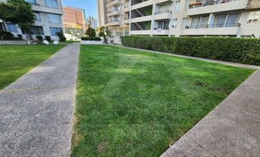 Arriendo departamento en Macul con 2 dormitorios, 1 baño, estacionamiento y bodega, a pasos del metro Camino Agrícola