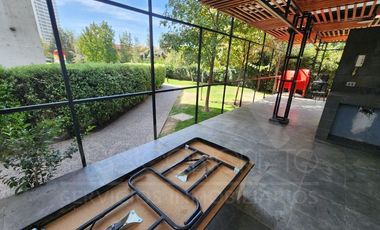 Arriendo departamento en Macul con 2 dormitorios, 1 baño, estacionamiento y bodega, a pasos del metro Camino Agrícola