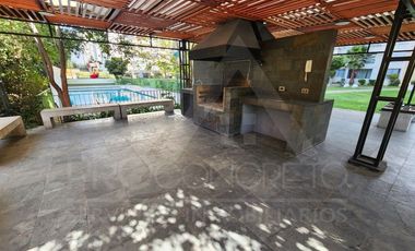 Arriendo departamento en Macul con 2 dormitorios, 1 baño, estacionamiento y bodega, a pasos del metro Camino Agrícola