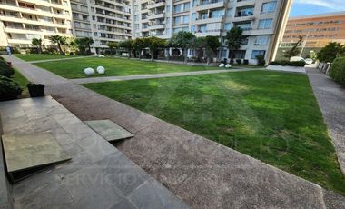Arriendo departamento en Macul con 2 dormitorios, 1 baño, estacionamiento y bodega, a pasos del metro Camino Agrícola