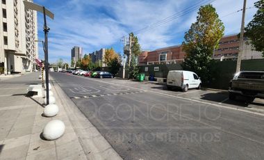 Arriendo departamento en Macul con 2 dormitorios, 1 baño, estacionamiento y bodega, a pasos del metro Camino Agrícola