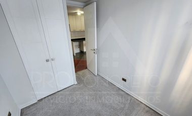 Arriendo departamento en Macul con 2 dormitorios, 1 baño, estacionamiento y bodega, a pasos del metro Camino Agrícola